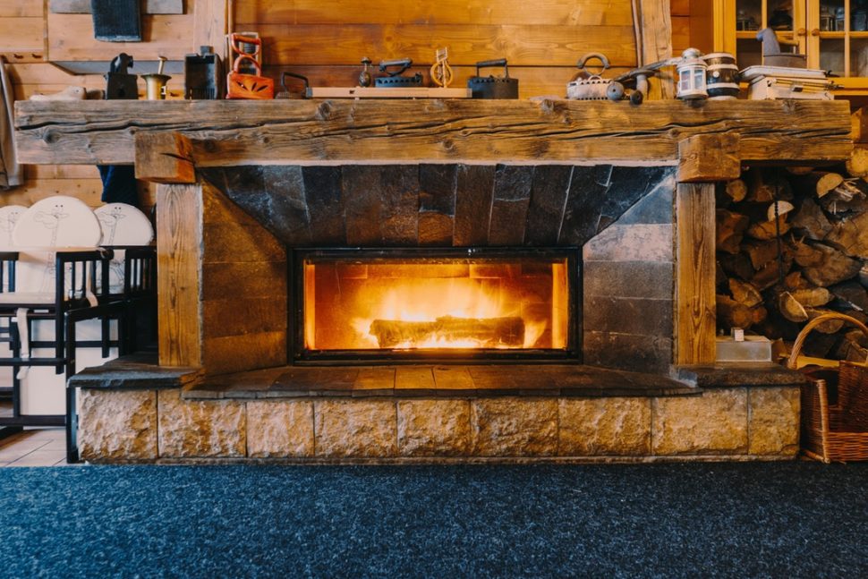 How Does an Electric Fireplace Work?