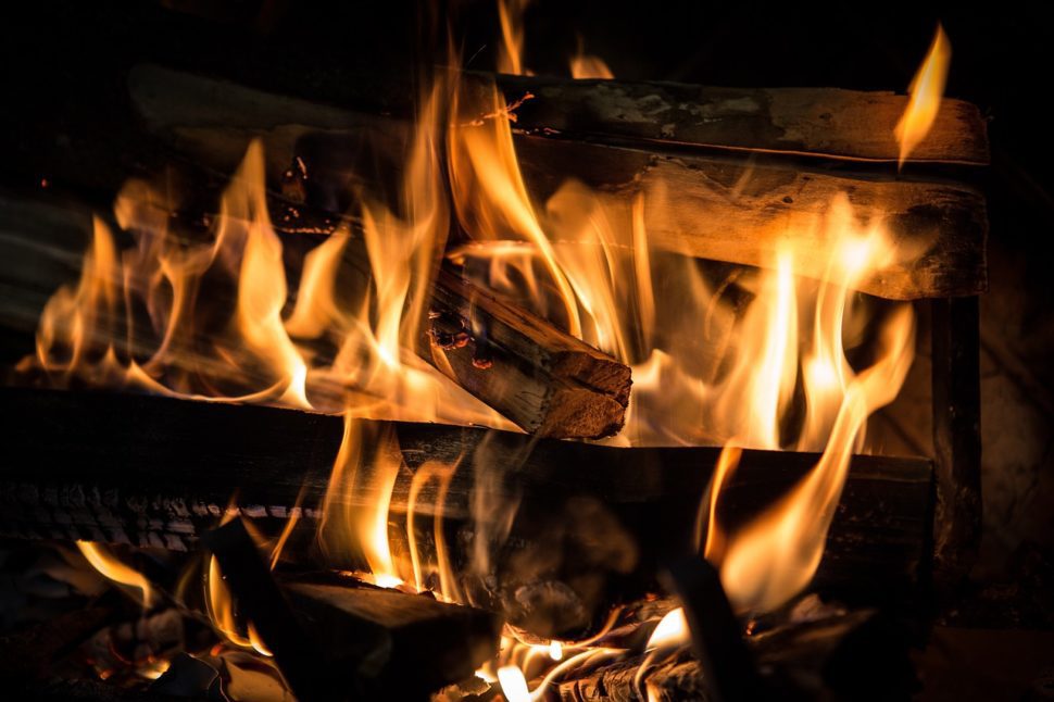 What Are the Advantages of a Wood Burning Fireplace?