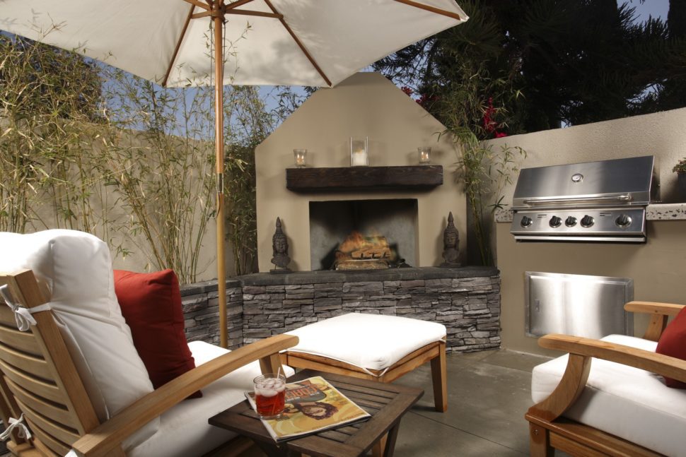6 Tips for Enjoying Your Outdoor Fireplace in the Fall