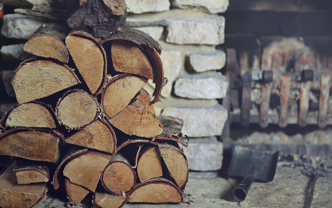 How to Arrange Fireplace Logs