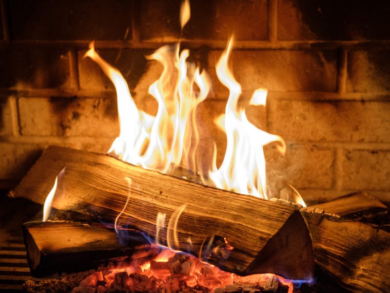 do electric fireplaces use a lot of electricity